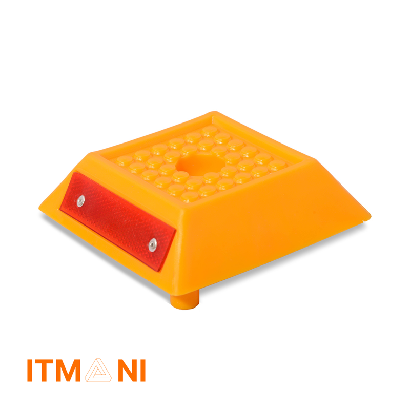 گل میخ ترافیکی